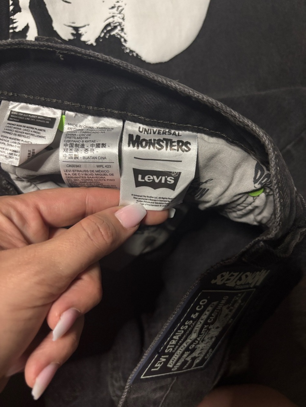 NWT LIMITED EDITION RARE Levi's X Universal Monsters Bride of Frankenstein Jeans - Picture 2 of 8